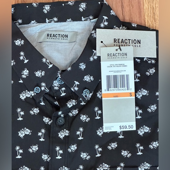 Reaction Kenneth Cole NWT small short sleeve - Picture 2 of 3